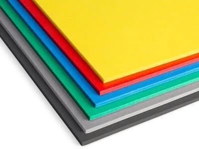 Kunststoffplatten in verschiedenen Farben
